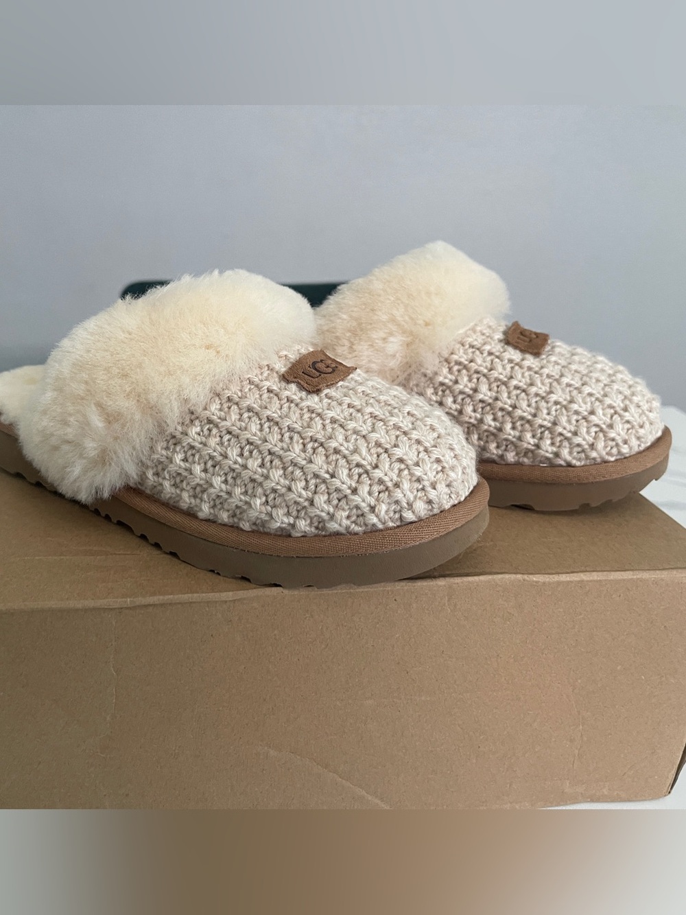 UGG Cozy Knit II size 4